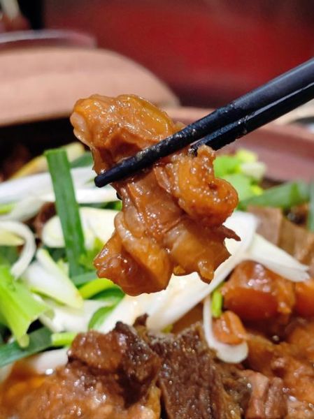 牛腩煲怎么做_牛腩煲需要炖多久