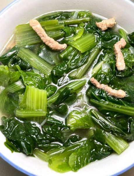 小白菜汤怎么做好吃_小白菜汤需要焯水吗