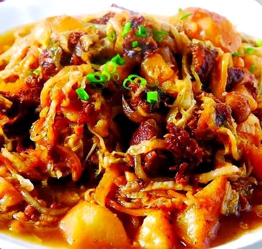 烩酸菜的家常做法_烩酸菜怎么做才好吃