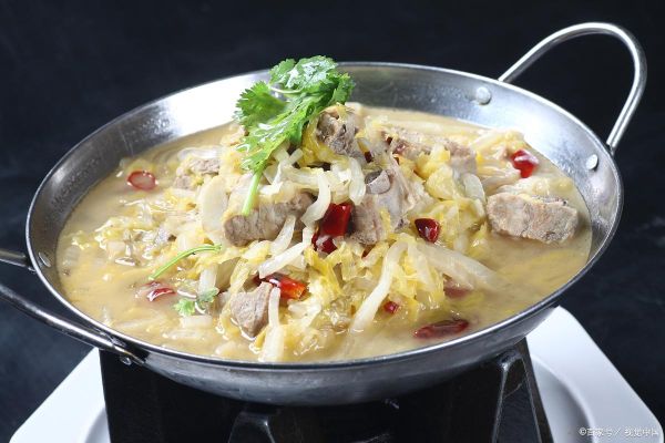 烩酸菜的家常做法_烩酸菜怎么做才好吃