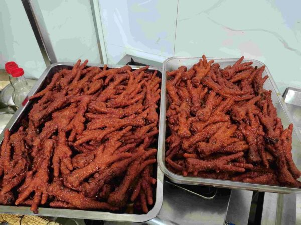 虎皮鸡爪怎么做_虎皮鸡爪为什么先炸后泡