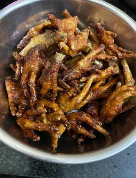 虎皮鸡爪怎么做_虎皮鸡爪为什么先炸后泡