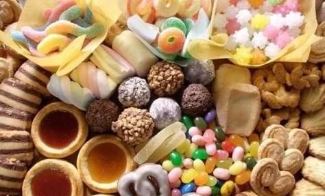 糖果吃多了会怎么样_儿童吃糖最佳时间