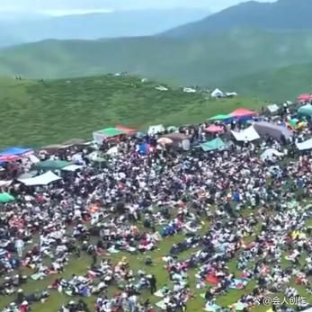 人山人海_摩肩接踵怎么写