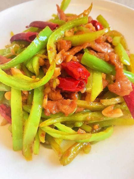 尖椒肉丝怎么炒好吃_家常尖椒肉丝做法步骤