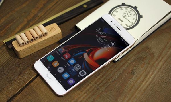 荣耀v9现在还值得买吗_荣耀v9续航怎么样