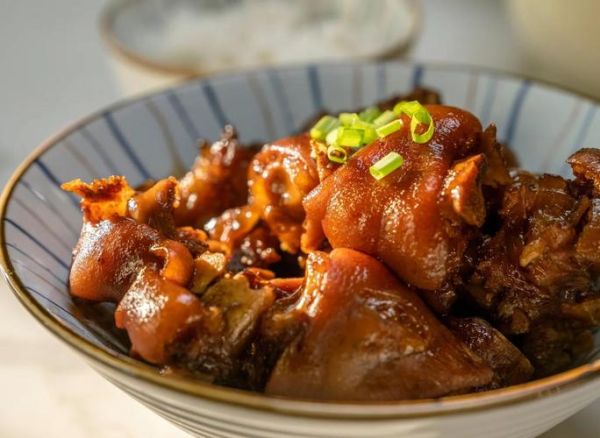 猪脚怎么做好吃_高压锅炖猪脚要多久