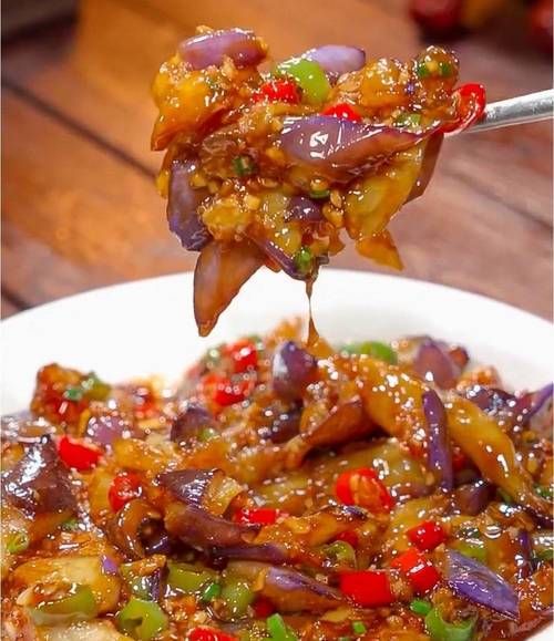 炒茄子怎么做才好吃_茄子炒多久才软