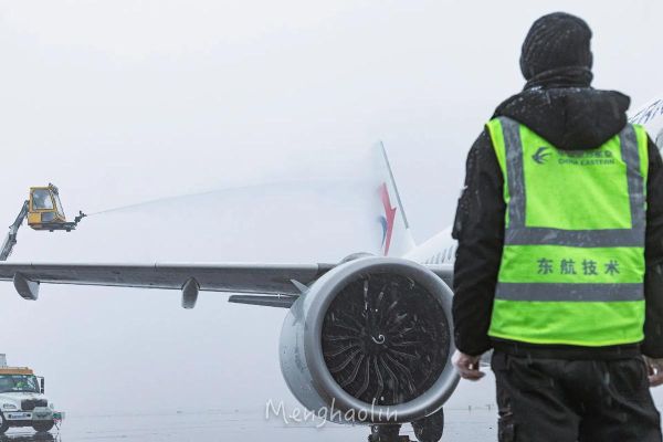 下大雪了高速会封吗_下大雪了飞机能飞吗