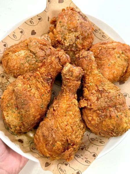 炸鸡腿怎么做才外酥里嫩_炸鸡腿腌制多久才入味