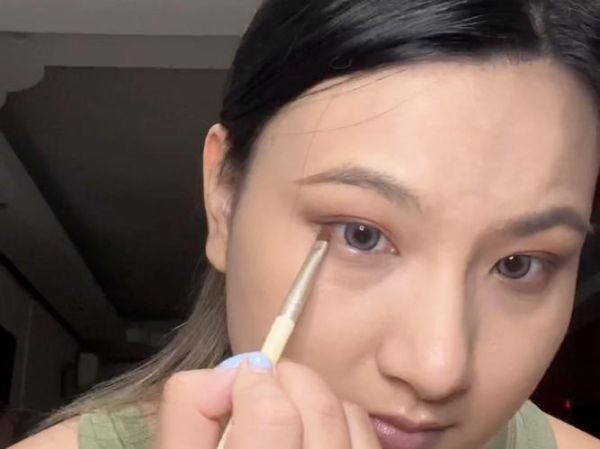 秋季妆容怎么画_适合黄皮的秋妆配色