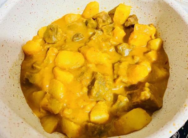 咖喱牛腩土豆怎么做_牛腩土豆咖喱多久能炖烂