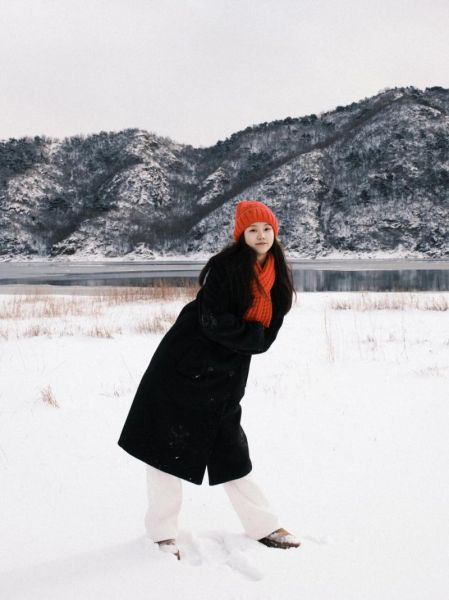 雪地拍照穿什么颜色衣服_雪地拍照参数怎么调