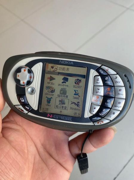 诺基亚翻盖手机哪里买_诺基亚翻盖手机还能用吗