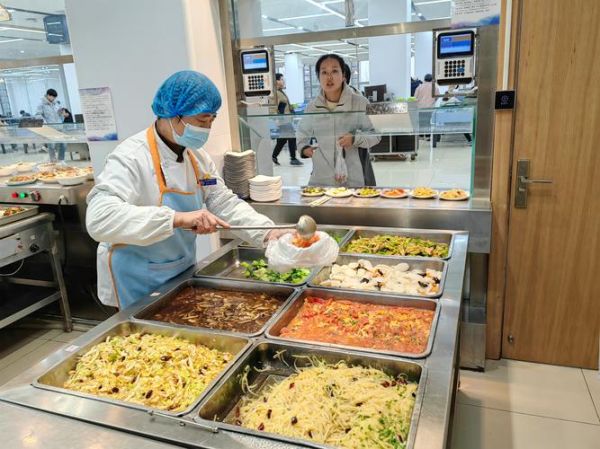 食堂和餐厅有什么区别_哪个更适合学生