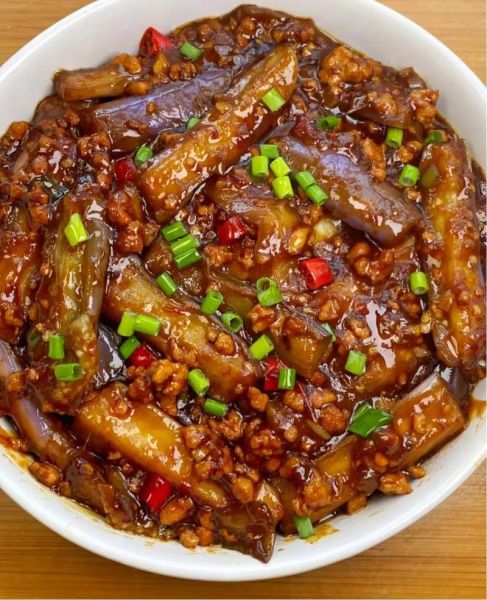 炒茄子怎么做不吸油_炒茄子需要焯水吗