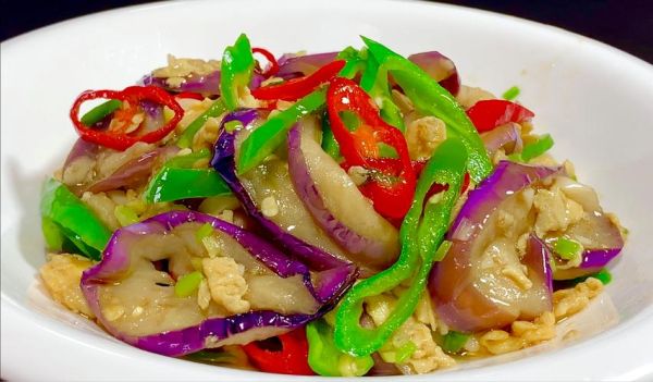 茄子炒鸡蛋怎么做_茄子炒鸡蛋最简单做法