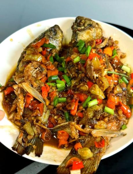 泡椒鲫鱼怎么做好吃_家常泡椒鲫鱼的做法步骤