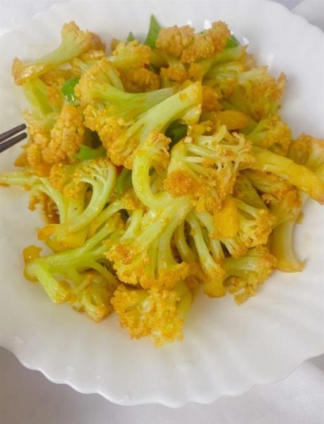 素炒菜花怎么炒好吃_家常做法步骤详解