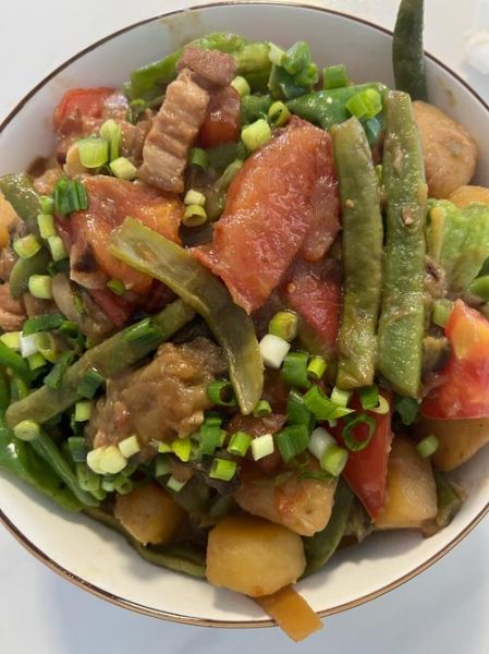 东北乱炖怎么做才正宗_东北乱炖的家常做法