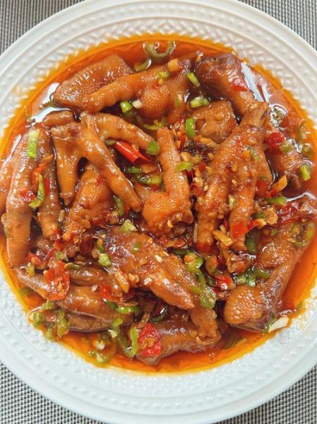 鸡爪怎么做好吃_家常鸡爪简单做法