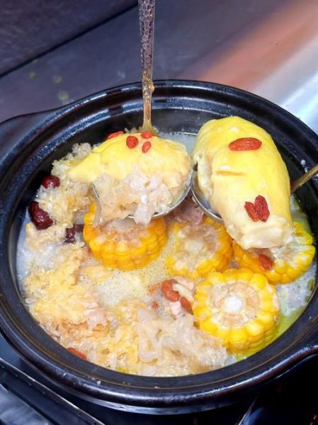 榴莲鸡汤怎么做_榴莲鸡汤的功效与禁忌