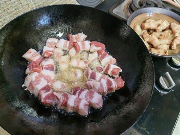 家常红烧肉怎么做_红烧肉先焯水还是直接炒