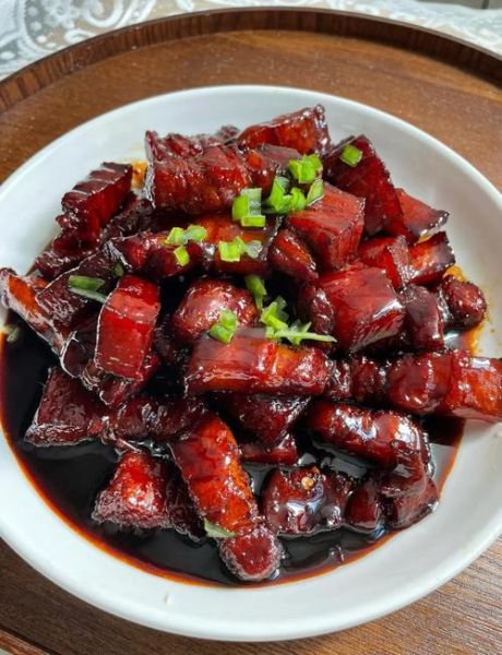 红烧五花肉家常做法_怎么做才不腻