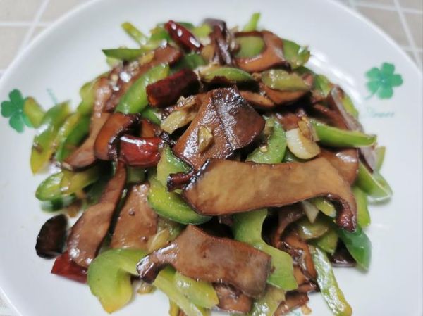 牛肝菌怎么做好吃_牛肝菌炒多久才熟