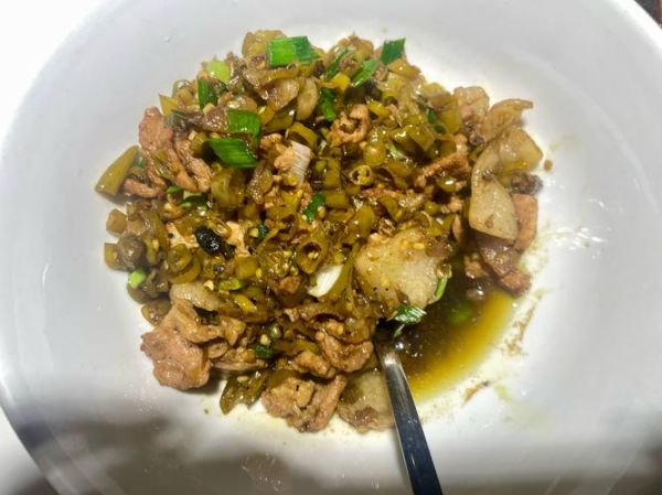 猪肉辣椒酱怎么做_猪肉辣椒酱家常做法