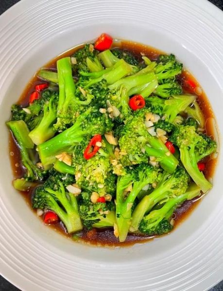 蒸西兰花需要焯水吗_蒸几分钟口感最好