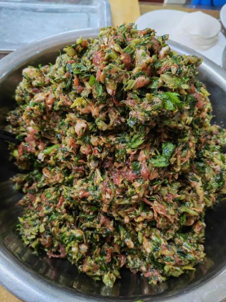 猪肉芹菜饺子馅怎么做_芹菜猪肉饺子馅怎么调才好吃