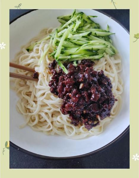 炸酱怎么做_炸酱面的酱怎么炒才香