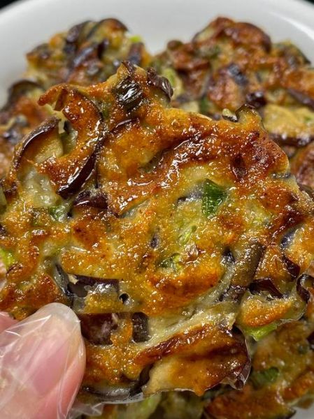 茄子馅饼怎么做_茄子馅饼的家常做法