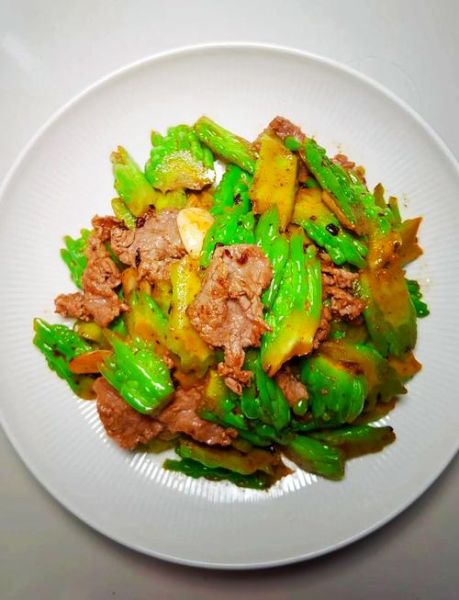 苦瓜炒肉片怎么炒不苦_苦瓜炒肉片家常做法