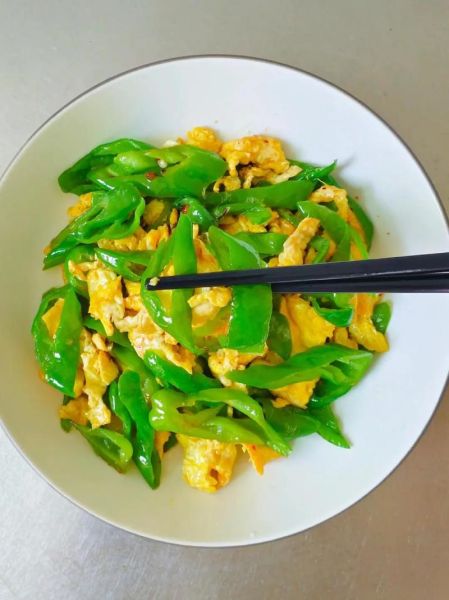 辣椒炒鸡蛋怎么做_辣椒炒鸡蛋正宗做法