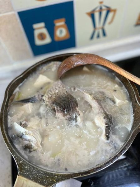 清炖鲤鱼的家常做法_清炖鲤鱼怎么做不腥