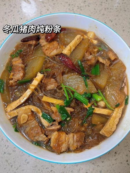 猪肉冬瓜炖粉条怎么做_冬瓜炖粉条要不要焯水