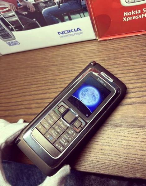 诺基亚老款手机哪里买_还能用吗