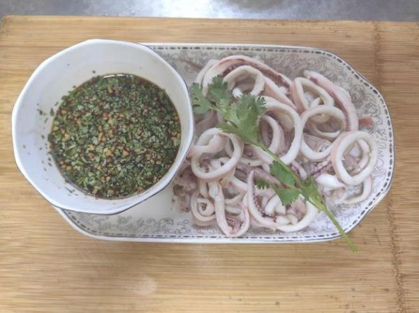 鱿鱼圈怎么做好吃_家常鱿鱼圈做法