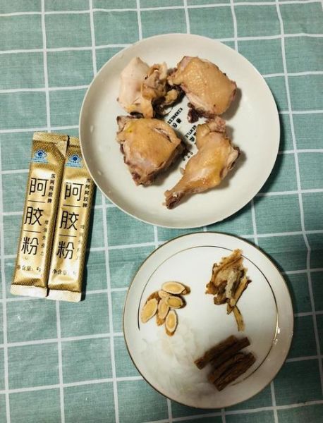 阿胶炖鸡的做法_阿胶炖鸡的功效与禁忌