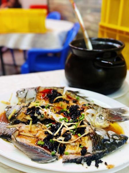 鲫鱼怎么做好吃_家常鲫鱼汤的做法