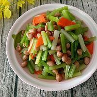 花生米拌芹菜怎么做好吃_家常做法步骤详解