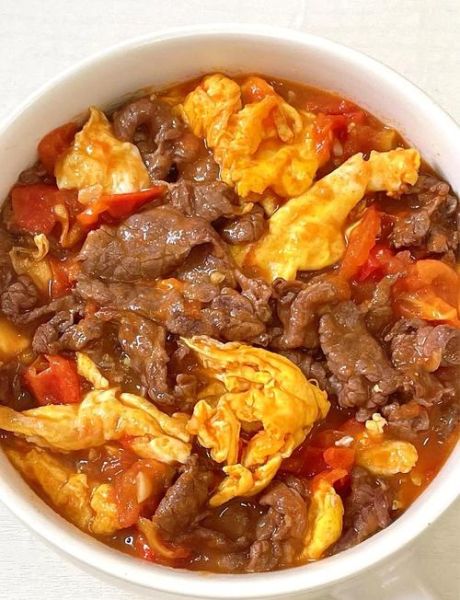 西红柿炒牛肉怎么做_西红柿炒牛肉先炒哪个