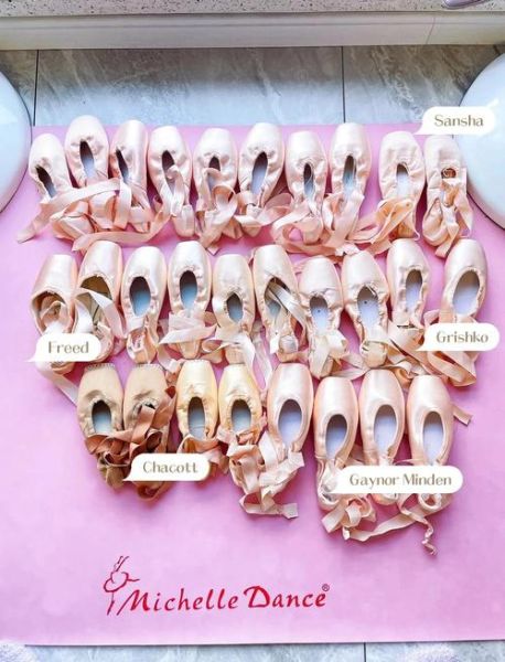 芭蕾初学者穿什么练功服_芭蕾足尖鞋怎么选