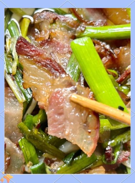 蒜苗炒腊肉怎么炒好吃_腊肉炒蒜苗的做法窍门