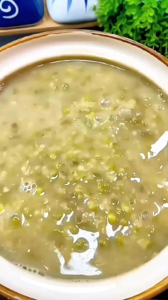 如何煮绿豆汤不变色_绿豆汤怎么煮才碧绿