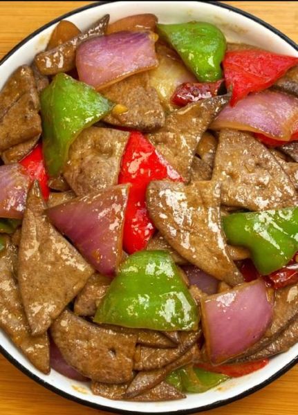 爆炒猪肝怎么炒才嫩_爆炒猪肝要不要焯水