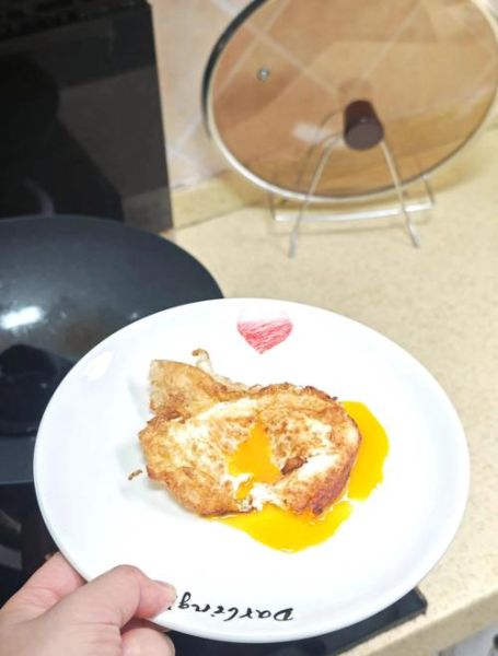 荷包蛋怎么做_荷包蛋不粘锅技巧