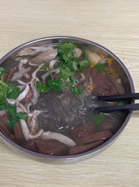 鸭血粉丝汤家常做法_鸭血粉丝汤怎么做不腥